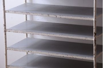 ヴィンテージ家具　イギリスビンテージ　キャスター付き!シャビーなアイアンシェルフ