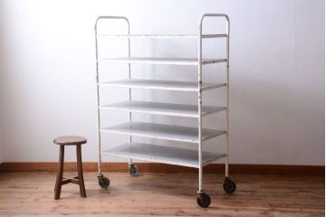 ヴィンテージ家具　イギリスビンテージ　キャスター付き!シャビーなアイアンシェルフ