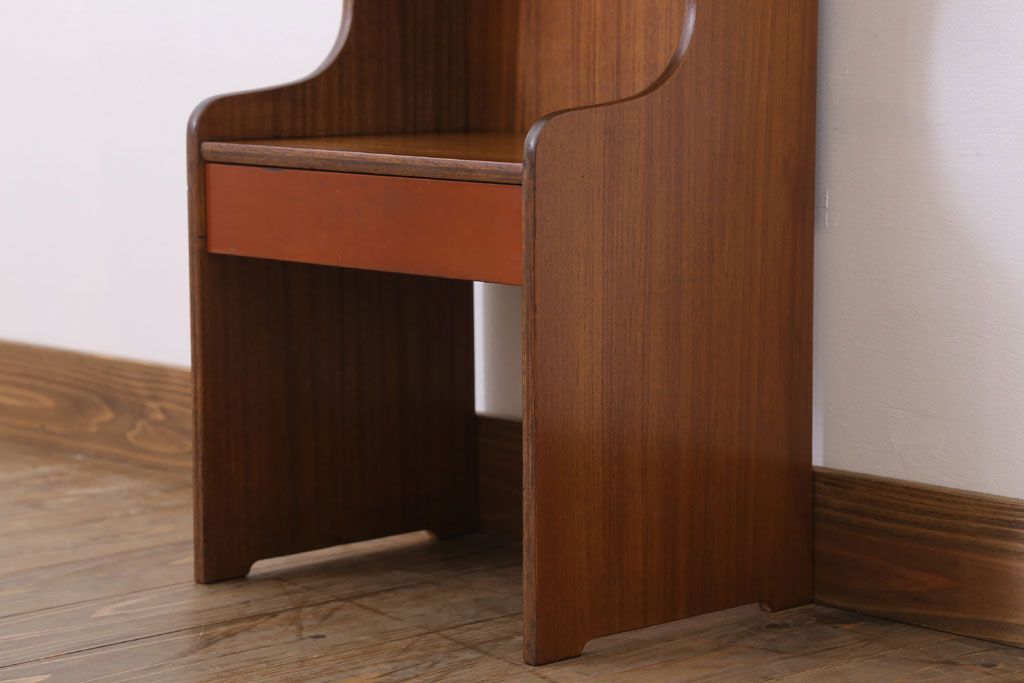 レトロ家具　昭和レトロ　小ぶりなサイドテーブル(電話台)