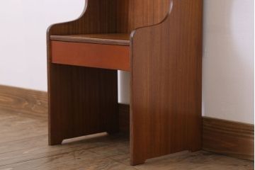 レトロ家具　昭和レトロ　小ぶりなサイドテーブル(電話台)