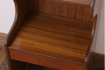 レトロ家具　昭和レトロ　小ぶりなサイドテーブル(電話台)