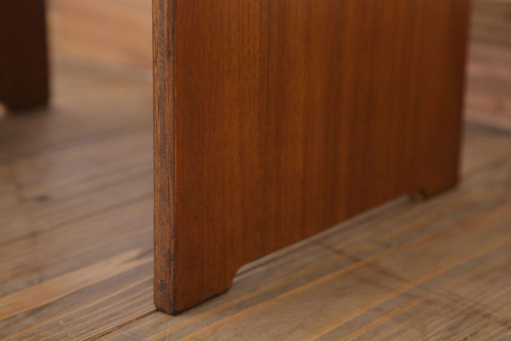 レトロ家具　昭和レトロ　小ぶりなサイドテーブル(電話台)