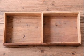 アンティーク家具　結霜ガラス!古い木製のアンティーク収納棚