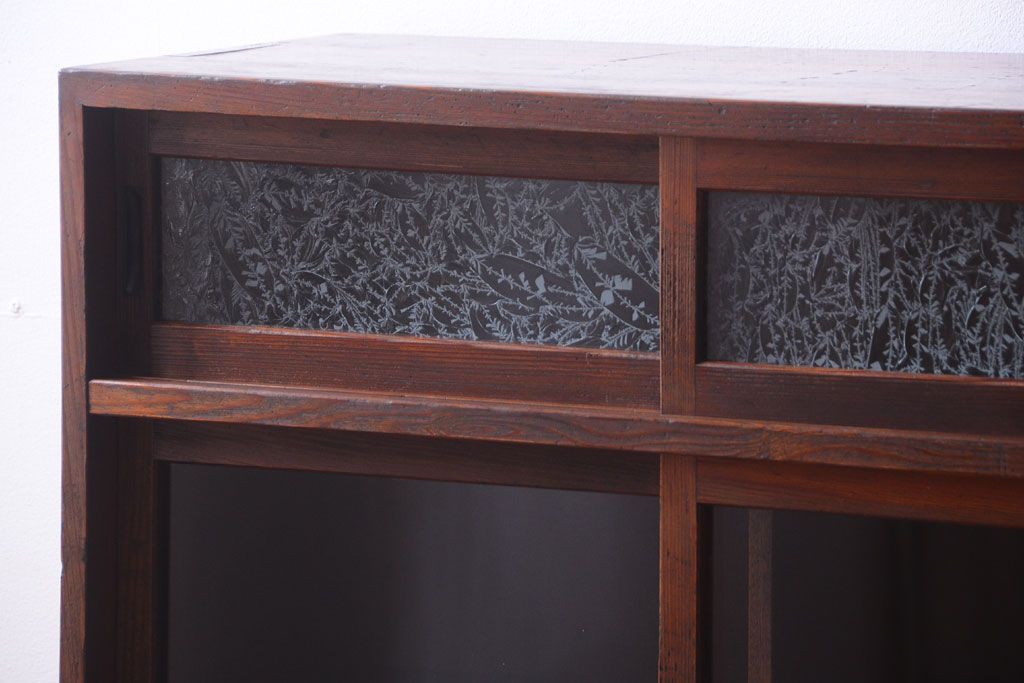 アンティーク家具　結霜ガラス!古い木製のアンティーク収納棚