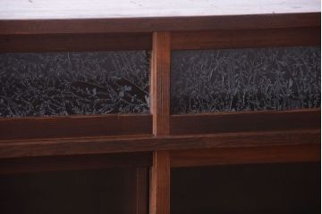 アンティーク家具　結霜ガラス!古い木製のアンティーク収納棚