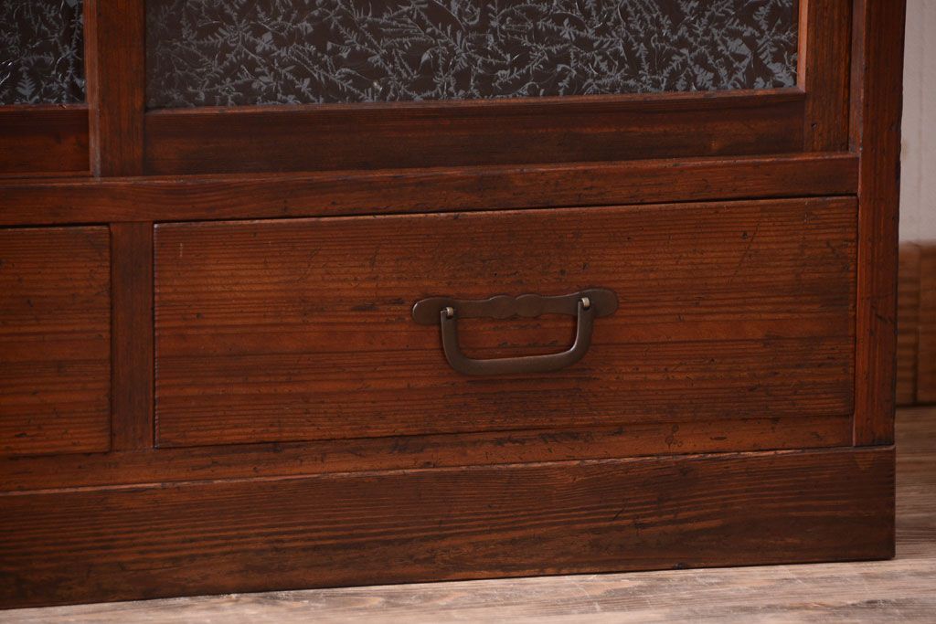 アンティーク家具　結霜ガラス!古い木製のアンティーク収納棚