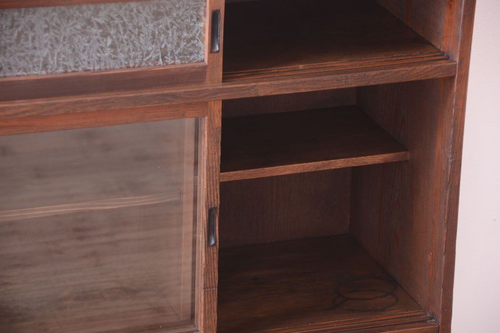 アンティーク家具　結霜ガラス!古い木製のアンティーク収納棚