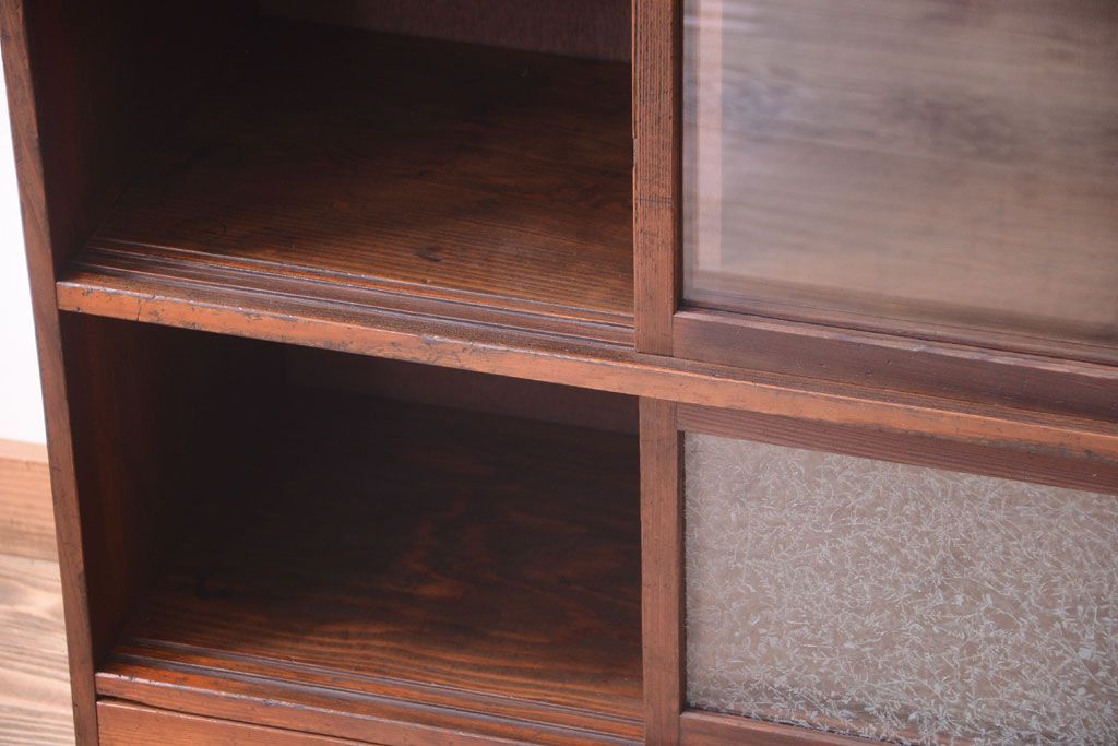アンティーク家具　結霜ガラス!古い木製のアンティーク収納棚