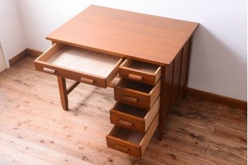 レトロ家具　昭和レトロ　古いナラ材製のシンプルなアンティーク片袖机(2)