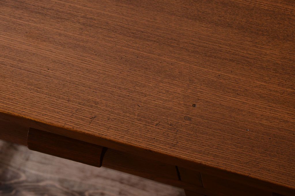 レトロ家具　昭和レトロ　古いナラ材製のシンプルなアンティーク片袖机(2)