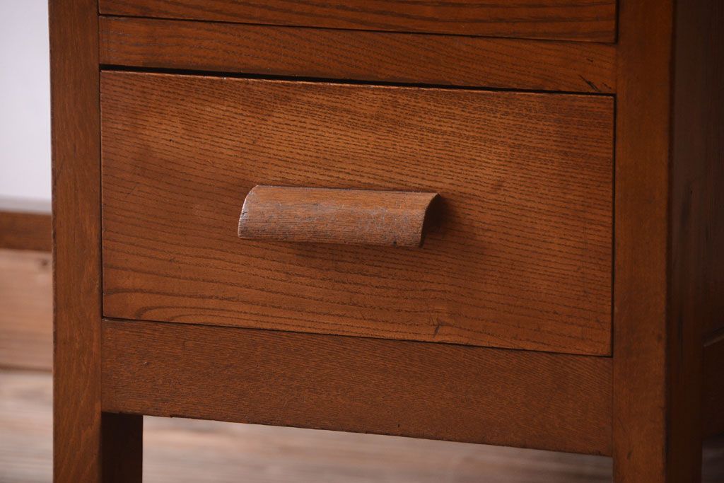 レトロ家具　昭和レトロ　古いナラ材製のシンプルなアンティーク片袖机(2)