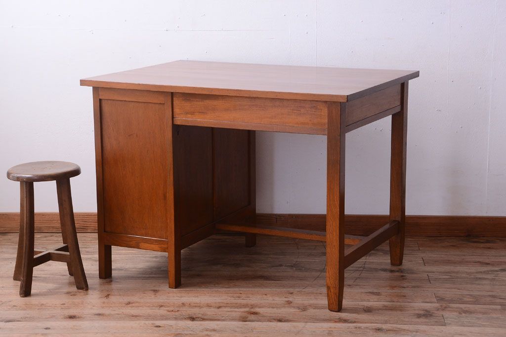 レトロ家具　昭和レトロ　古いナラ材製のシンプルなアンティーク片袖机(2)