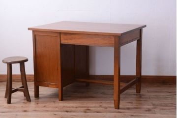 レトロ家具　昭和レトロ　古いナラ材製のシンプルなアンティーク片袖机(2)