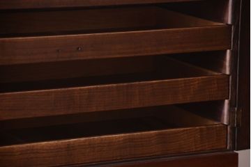 アンティーク家具　三方栗材!古い木製のシンプルな観音箪笥(衣装箪笥)
