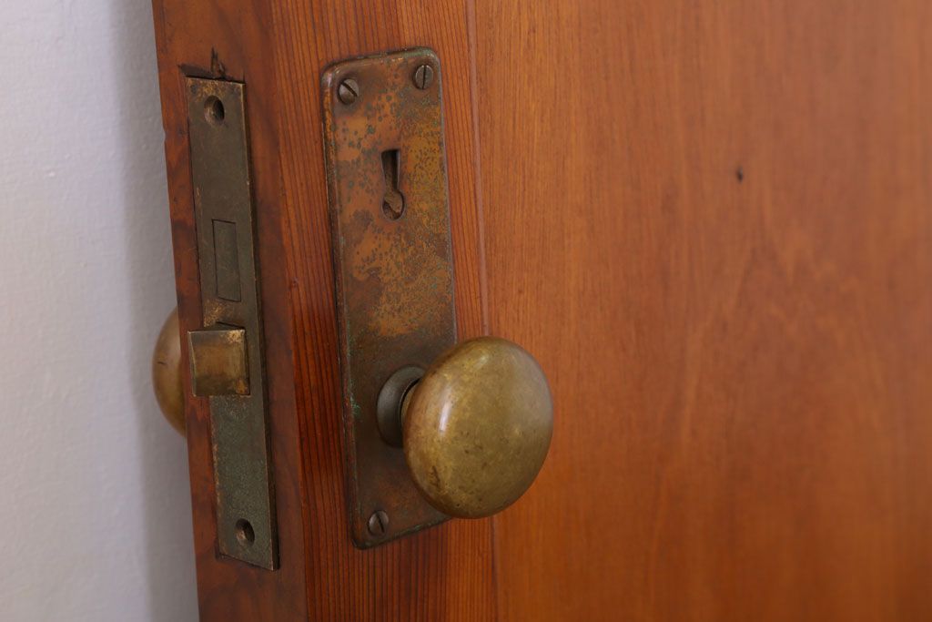 古い木製!シンプルで小ぶりな和製アンティークのドア(扉)