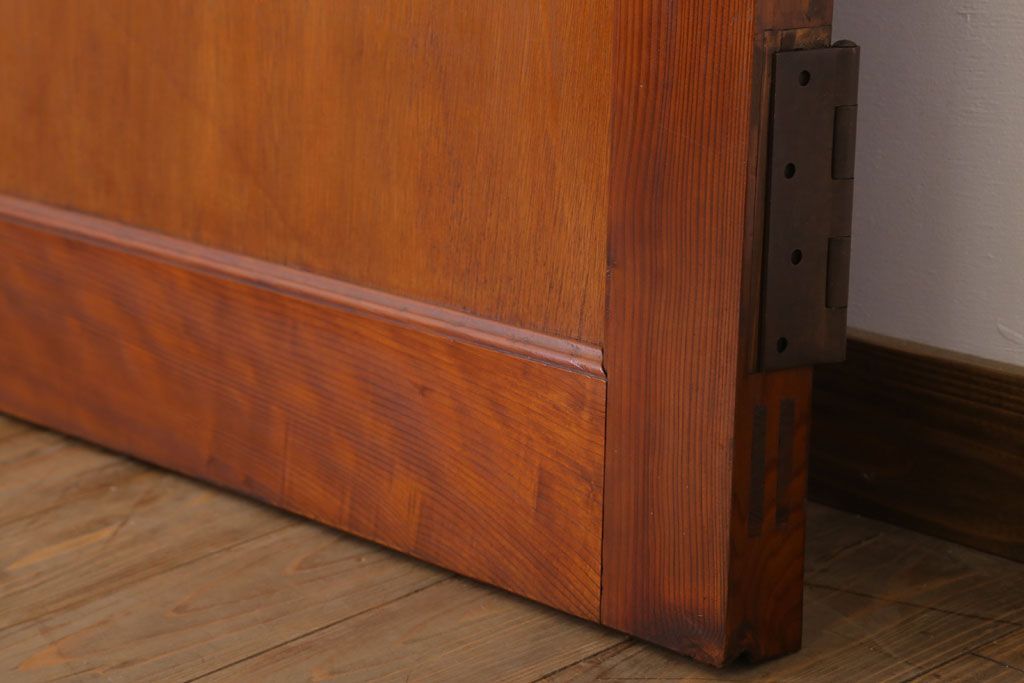 古い木製!シンプルで小ぶりな和製アンティークのドア(扉)