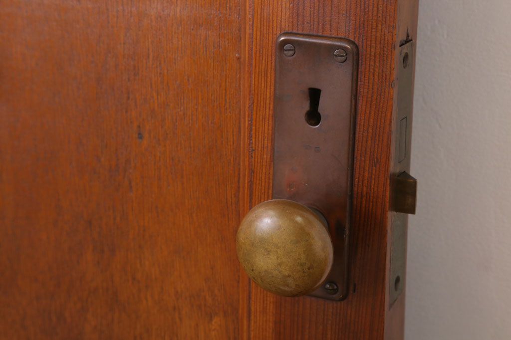 古い木製!シンプルで小ぶりな和製アンティークのドア(扉)