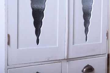 アンティーク家具　ダイヤガラス入り!かわいいアンティーク本箱(ブックケース)