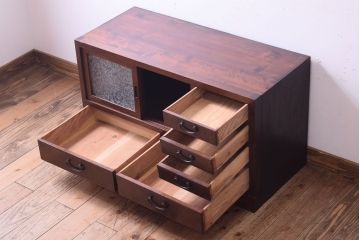 アンティーク家具　結霜ガラス入り!古い木のアンティークローボード