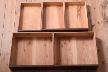 アンティーク家具　結霜ガラス入り!古い木のアンティークローボード