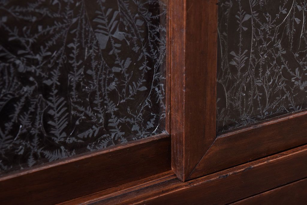 アンティーク家具　結霜ガラス入り!古い木のアンティークローボード