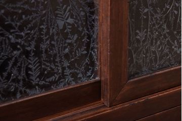 アンティーク家具　結霜ガラス入り!古い木のアンティークローボード