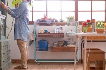 レトロ家具　昭和レトロなキャスターワゴン(陳列棚)