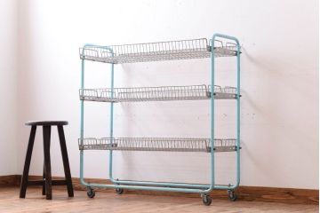 レトロ家具　昭和レトロなキャスターワゴン(陳列棚)