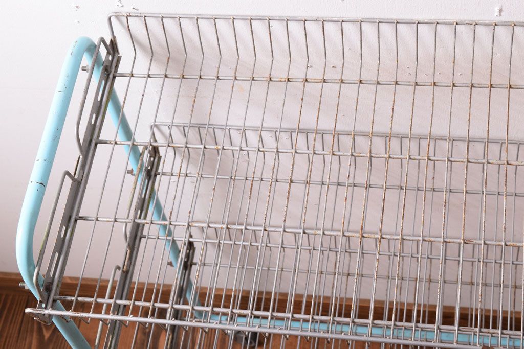 レトロ家具　昭和レトロなキャスターワゴン(陳列棚)