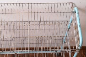 レトロ家具　昭和レトロなキャスターワゴン(陳列棚)