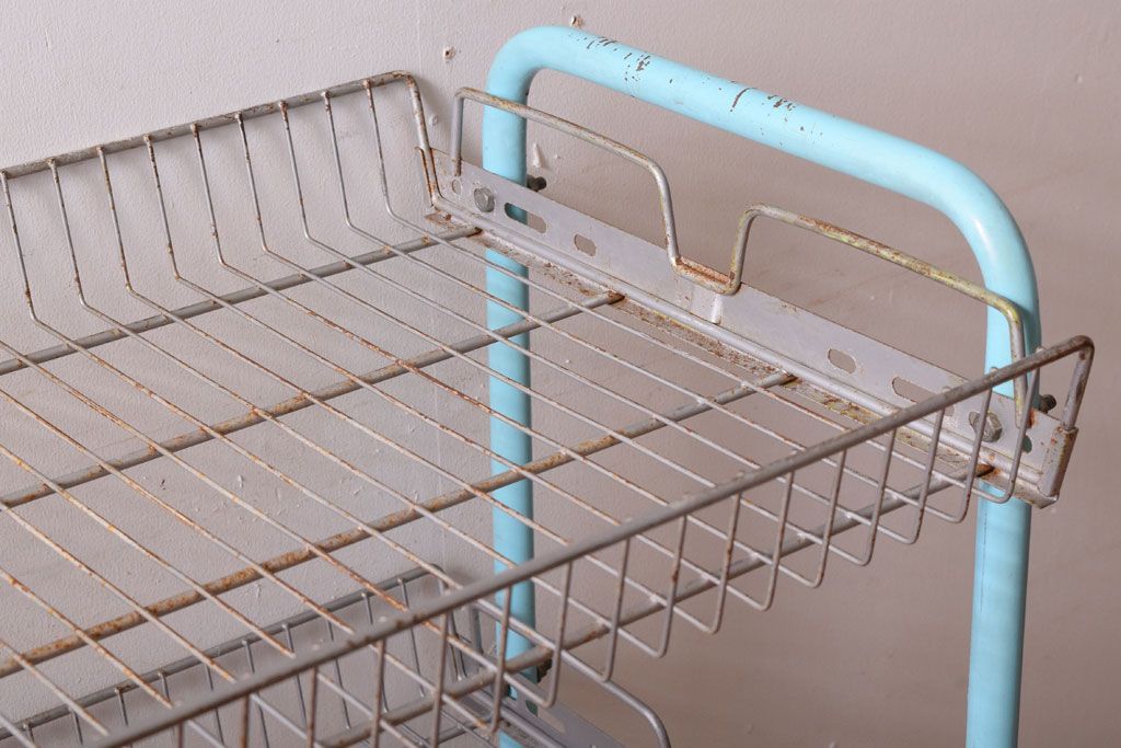 レトロ家具　昭和レトロなキャスターワゴン(陳列棚)