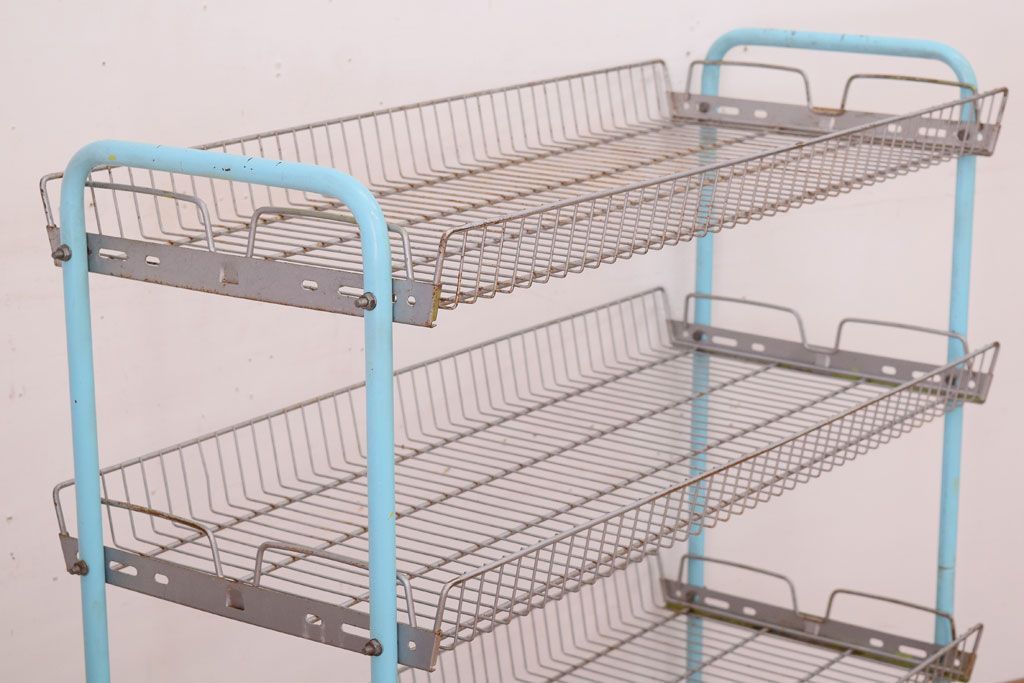 レトロ家具　昭和レトロなキャスターワゴン(陳列棚)