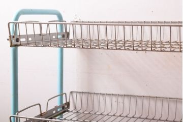 レトロ家具　昭和レトロなキャスターワゴン(陳列棚)