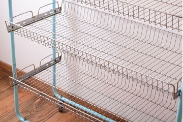 レトロ家具　昭和レトロなキャスターワゴン(陳列棚)