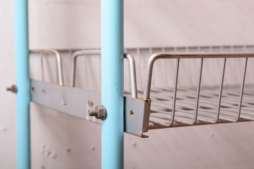 レトロ家具　昭和レトロなキャスターワゴン(陳列棚)