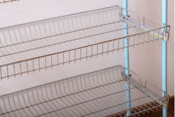 レトロ家具　昭和レトロなキャスターワゴン(陳列棚)