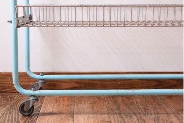 レトロ家具　昭和レトロなキャスターワゴン(陳列棚)