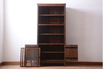 アンティーク家具　モールガラス入り!扉・脚付きのリメイク品　縦型戸棚(収納棚)