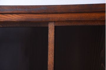 アンティーク家具　モールガラス入り!扉・脚付きのリメイク品　縦型戸棚(収納棚)