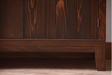 アンティーク家具　モールガラス入り!扉・脚付きのリメイク品　縦型戸棚(収納棚)