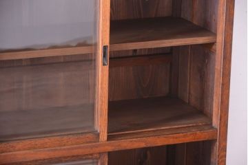 アンティーク家具　モールガラス入り!扉・脚付きのリメイク品　縦型戸棚(収納棚)