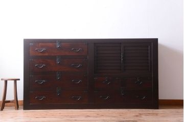 アンティーク家具　欅材と檜材!高級感あふれる和製アンティークの収納箪笥サイドボード(水屋箪笥)