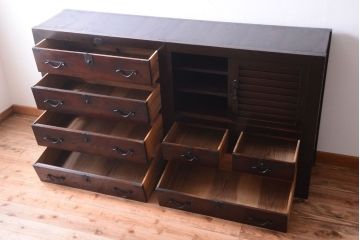 アンティーク家具　欅材と檜材!高級感あふれる和製アンティークの収納箪笥サイドボード(水屋箪笥)