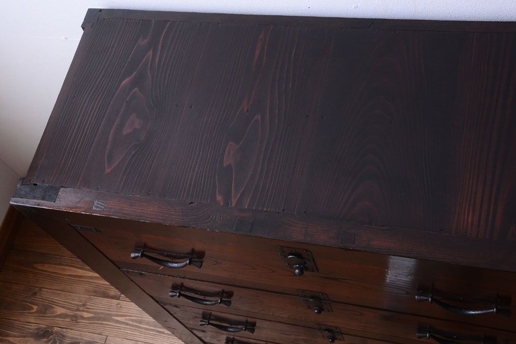 アンティーク家具　欅材と檜材!高級感あふれる和製アンティークの収納箪笥サイドボード(水屋箪笥)