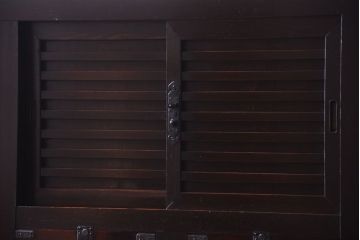 アンティーク家具　欅材と檜材!高級感あふれる和製アンティークの収納箪笥サイドボード(水屋箪笥)