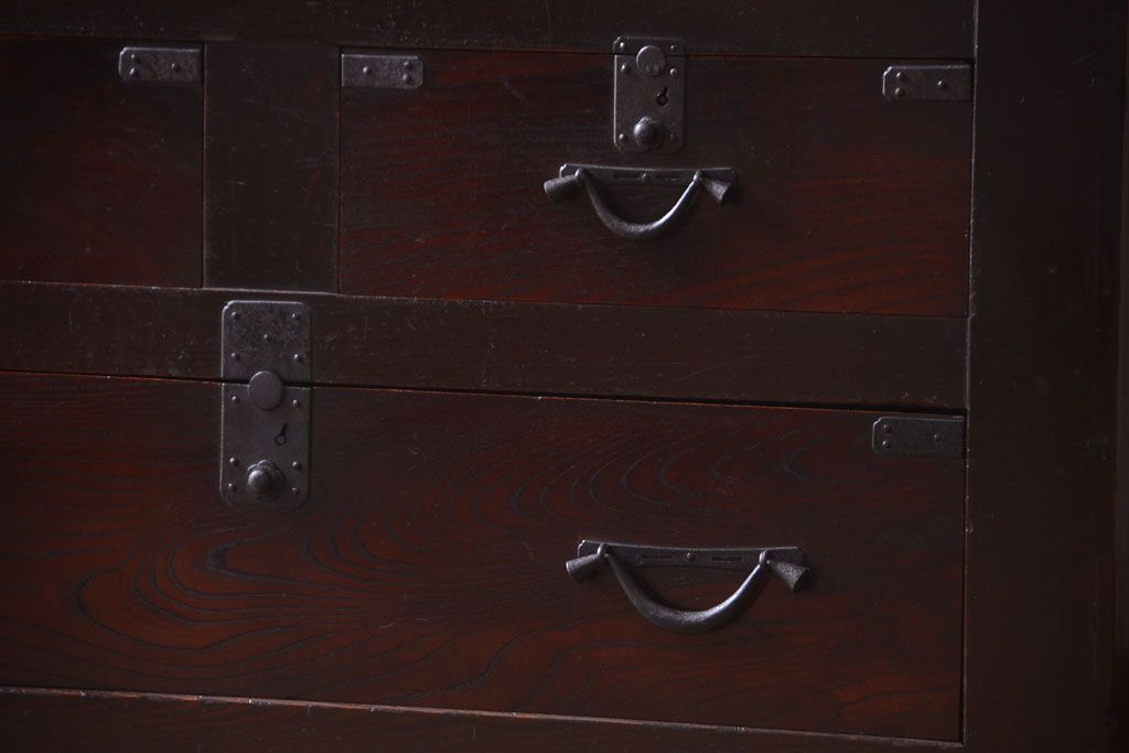 アンティーク家具　欅材と檜材!高級感あふれる和製アンティークの収納箪笥サイドボード(水屋箪笥)