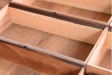 アンティーク家具　欅材と檜材!高級感あふれる和製アンティークの収納箪笥サイドボード(水屋箪笥)