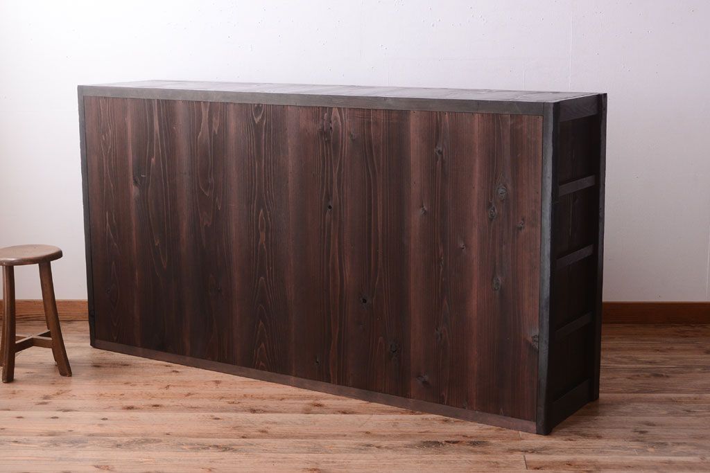 アンティーク家具　欅材と檜材!高級感あふれる和製アンティークの収納箪笥サイドボード(水屋箪笥)