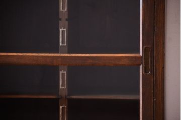 アンティーク家具　三方栗材!ネームプレート付きマス目収納戸棚(1)