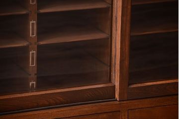 アンティーク家具　三方栗材!ネームプレート付きマス目収納戸棚(1)
